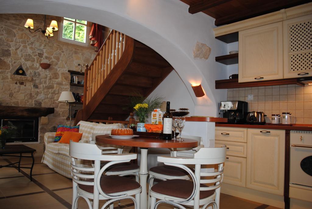 Rock House'S Villa Melody Platanés Zimmer foto